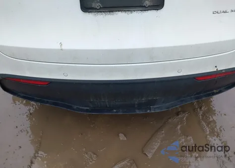 2022 Tesla Model Y Long Range Dual Motor All-Wheel Drive z USA, uszkodzony, nr VIN 7SAYGDEE6NF436924